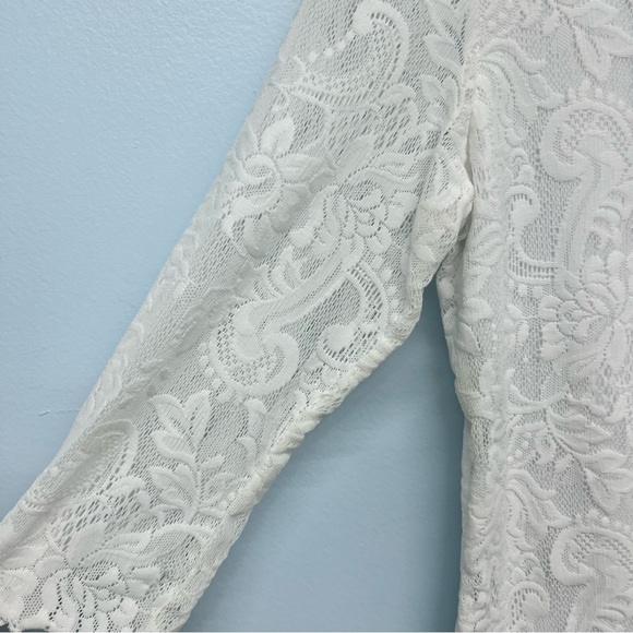 Giorgio Fiorlini white lace top size Medium - Picture 3 of 8